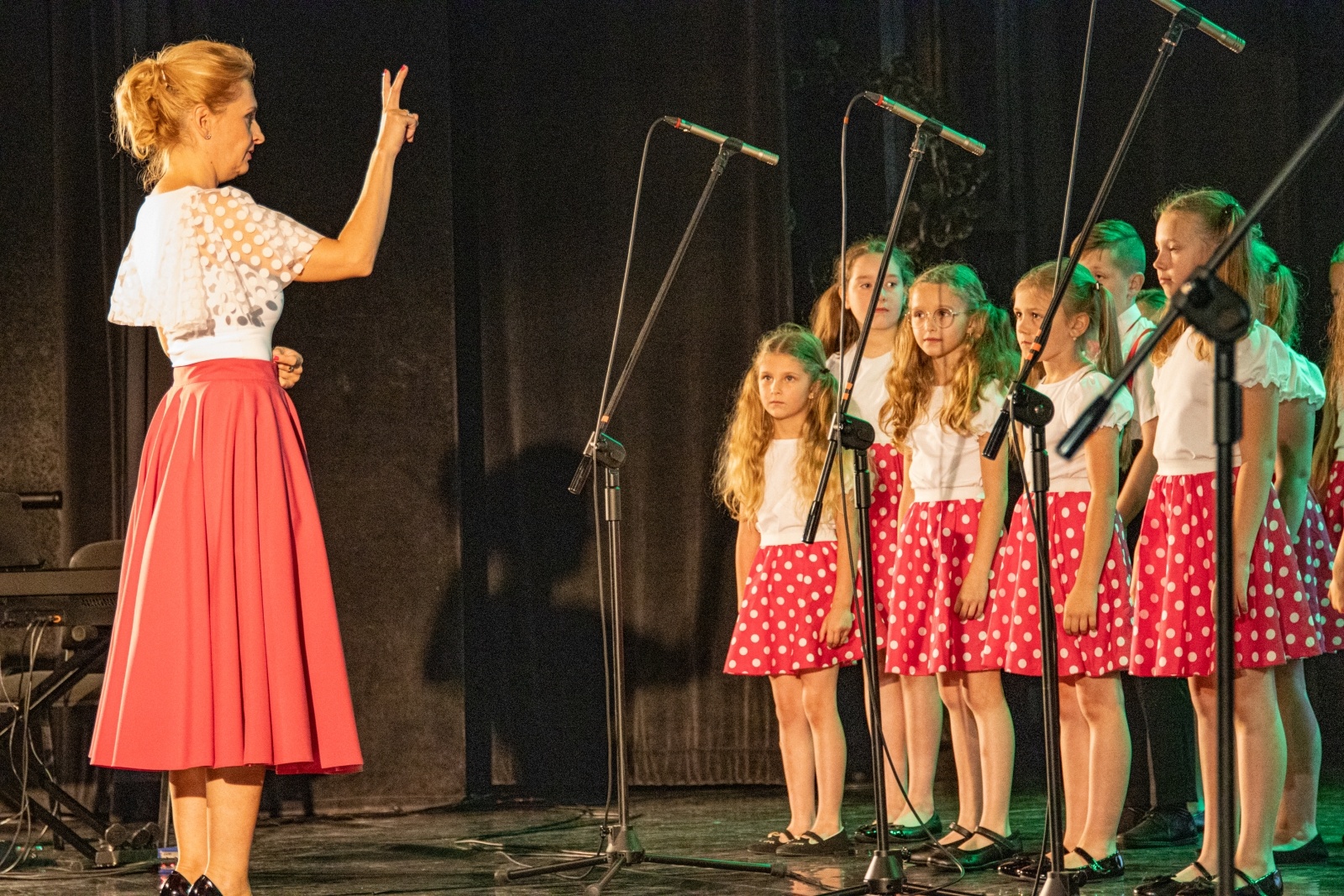 Zdjęcie w galerii na portalu naszwodzislaw.com: Gala Laureatów 2023. Prymusi uhonorowani wiadomości z regionu