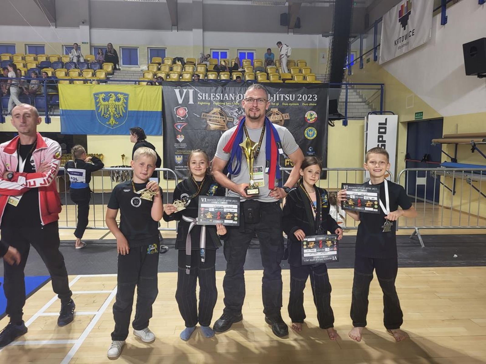 Zdjęcie w galerii na portalu naszwodzislaw.com: VI Silesian open Ju-Jitsu 2023. Medale dla Rydułtów. Stein z biletem na mistrzostwa świata wiadomości z regionu