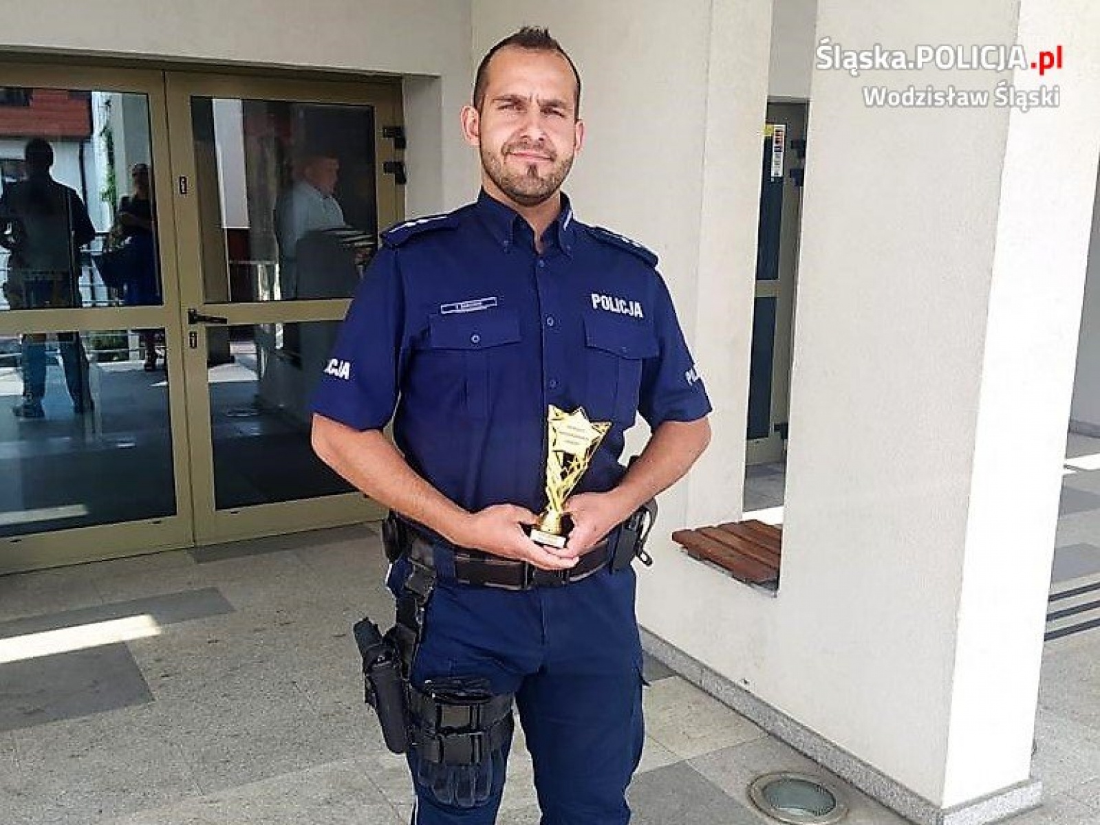 Zdjęcie w galerii na portalu naszwodzislaw.com: Wyróżnienie dla dzielnicowego wiadomości z regionu