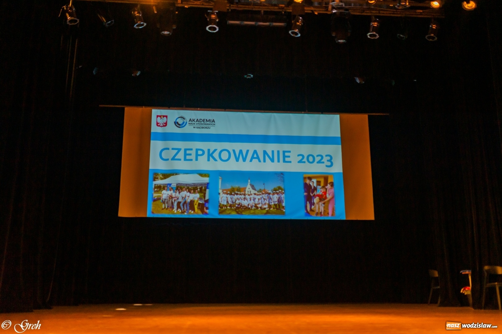 Zdjęcie w galerii na portalu naszwodzislaw.com: By zostać pielęgniarką trzeba kochać ludzi. Uroczystość czepkowania studentów ANS w Raciborzu [FOTO i WIDEO] wiadomości z regionu