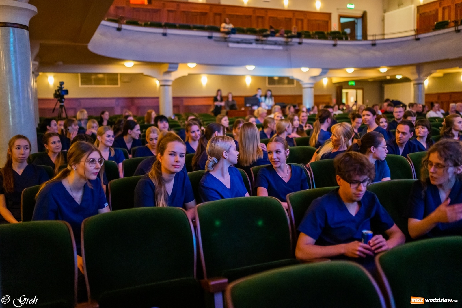 Zdjęcie w galerii na portalu naszwodzislaw.com: By zostać pielęgniarką trzeba kochać ludzi. Uroczystość czepkowania studentów ANS w Raciborzu [FOTO i WIDEO] wiadomości z regionu