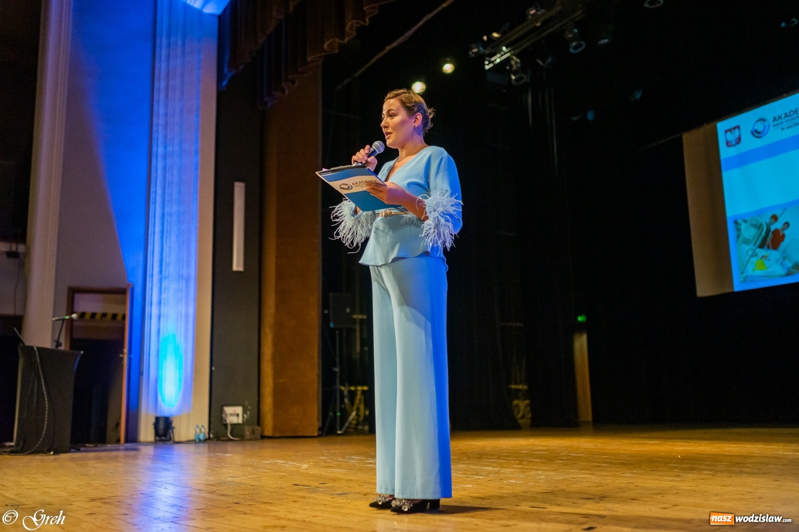 Zdjęcie w galerii na portalu naszwodzislaw.com: By zostać pielęgniarką trzeba kochać ludzi. Uroczystość czepkowania studentów ANS w Raciborzu [FOTO i WIDEO] wiadomości z regionu