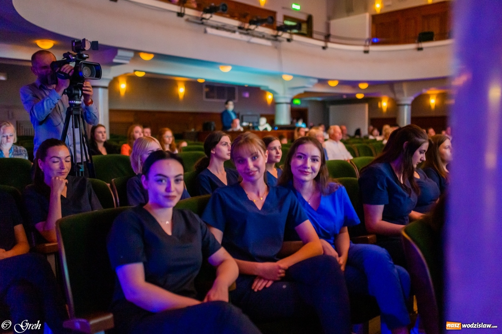 Zdjęcie w galerii na portalu naszwodzislaw.com: By zostać pielęgniarką trzeba kochać ludzi. Uroczystość czepkowania studentów ANS w Raciborzu [FOTO i WIDEO] wiadomości z regionu