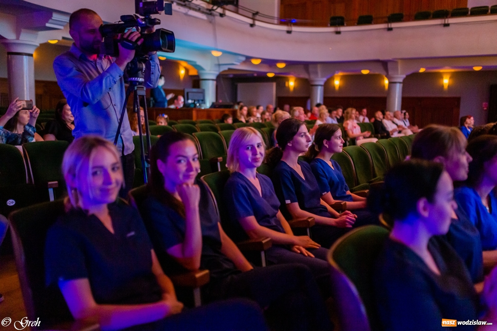 Zdjęcie w galerii na portalu naszwodzislaw.com: By zostać pielęgniarką trzeba kochać ludzi. Uroczystość czepkowania studentów ANS w Raciborzu [FOTO i WIDEO] wiadomości z regionu