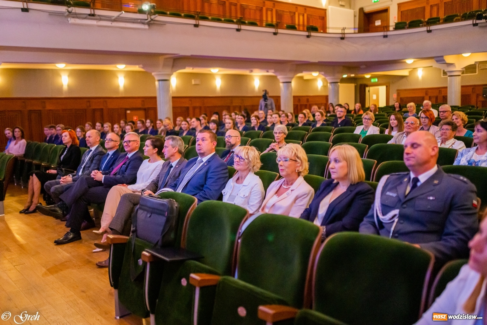 Zdjęcie w galerii na portalu naszwodzislaw.com: By zostać pielęgniarką trzeba kochać ludzi. Uroczystość czepkowania studentów ANS w Raciborzu [FOTO i WIDEO] wiadomości z regionu
