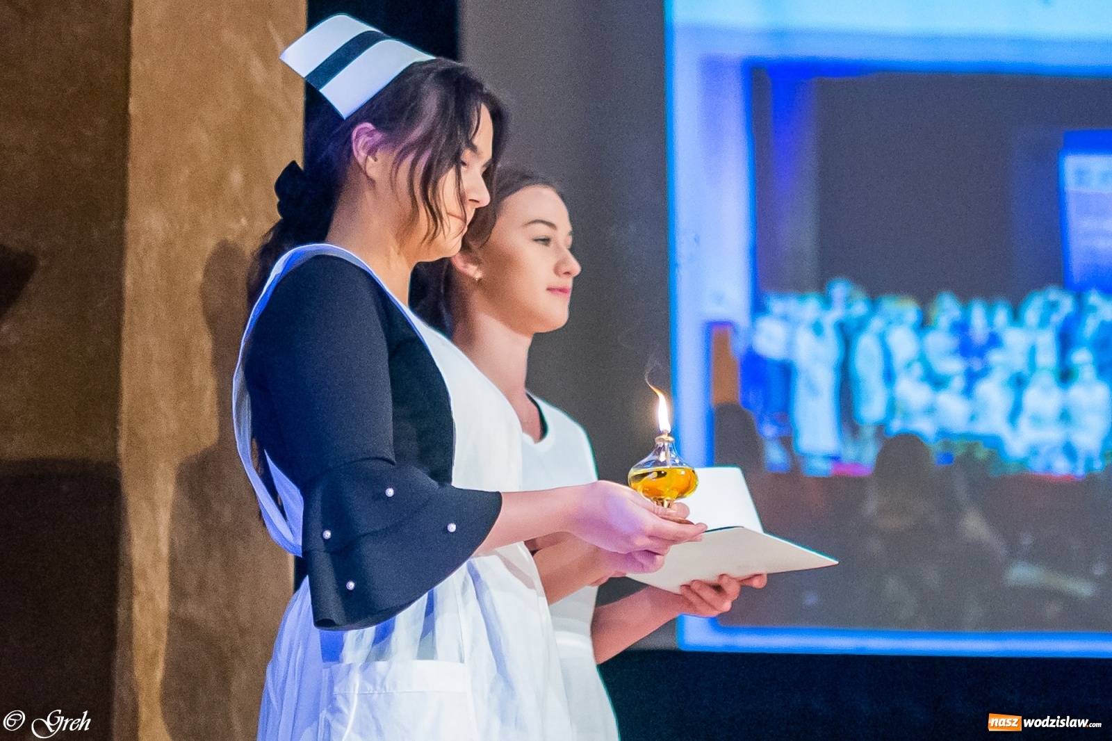 Zdjęcie w galerii na portalu naszwodzislaw.com: By zostać pielęgniarką trzeba kochać ludzi. Uroczystość czepkowania studentów ANS w Raciborzu [FOTO i WIDEO] wiadomości z regionu