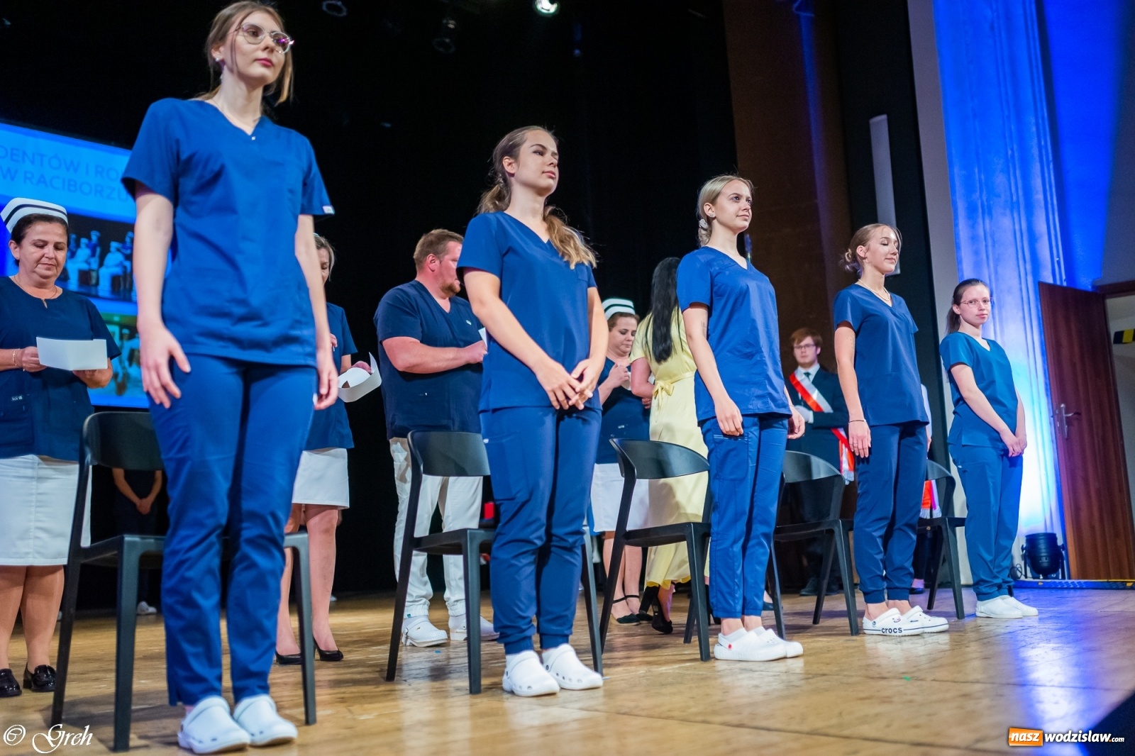 Zdjęcie w galerii na portalu naszwodzislaw.com: By zostać pielęgniarką trzeba kochać ludzi. Uroczystość czepkowania studentów ANS w Raciborzu [FOTO i WIDEO] wiadomości z regionu