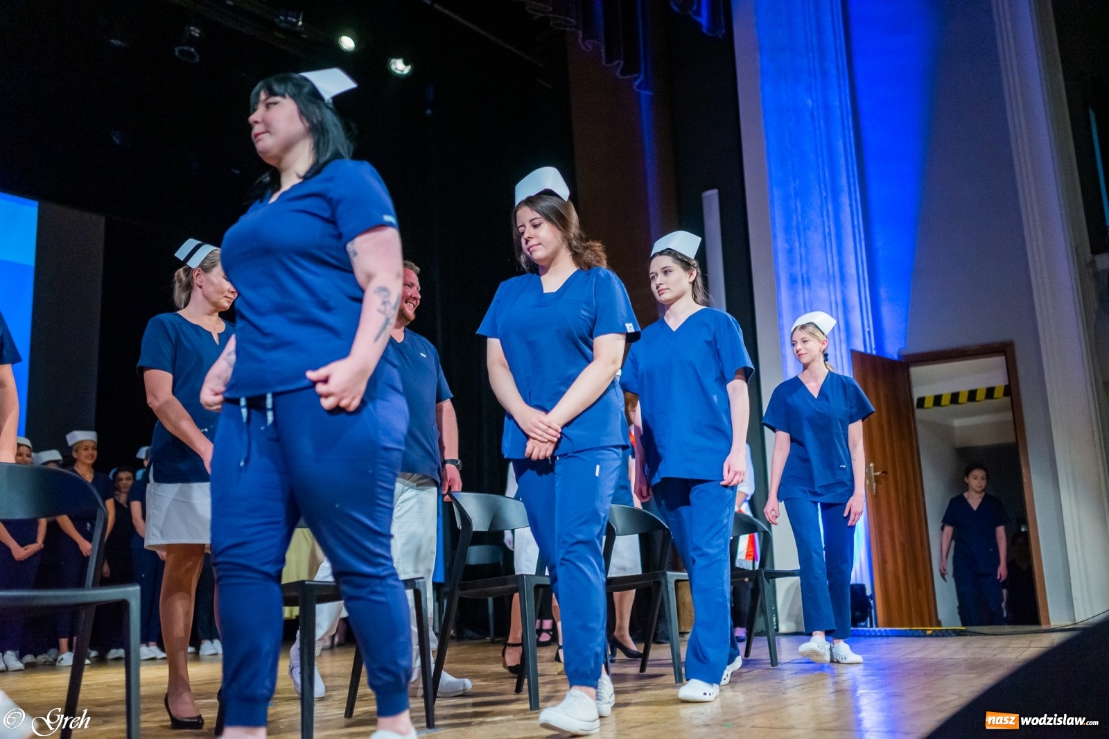 Zdjęcie w galerii na portalu naszwodzislaw.com: By zostać pielęgniarką trzeba kochać ludzi. Uroczystość czepkowania studentów ANS w Raciborzu [FOTO i WIDEO] wiadomości z regionu