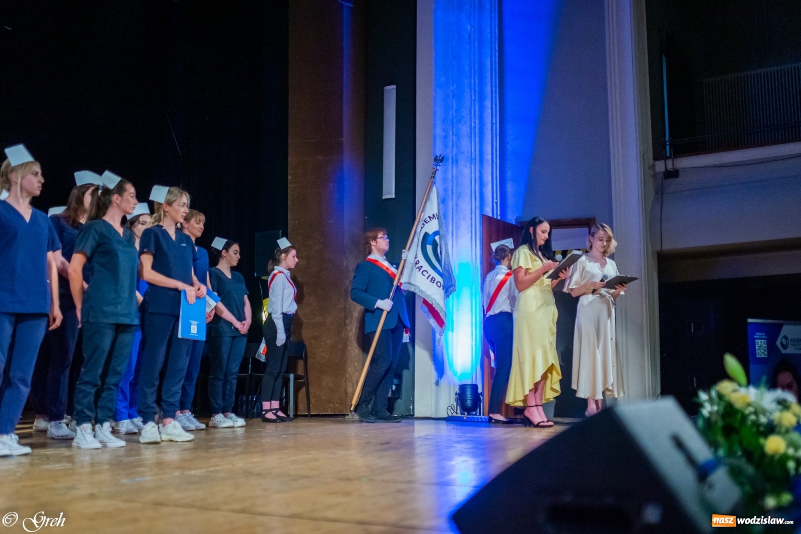 Zdjęcie w galerii na portalu naszwodzislaw.com: By zostać pielęgniarką trzeba kochać ludzi. Uroczystość czepkowania studentów ANS w Raciborzu [FOTO i WIDEO] wiadomości z regionu