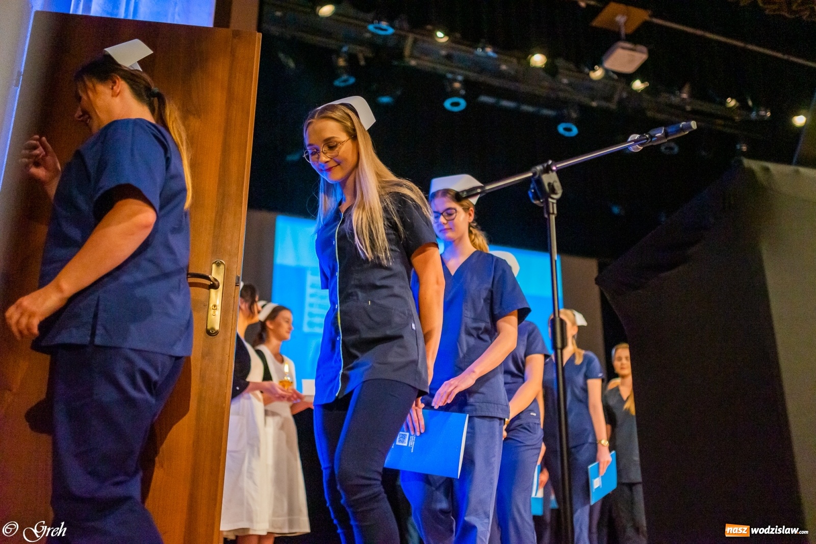 Zdjęcie w galerii na portalu naszwodzislaw.com: By zostać pielęgniarką trzeba kochać ludzi. Uroczystość czepkowania studentów ANS w Raciborzu [FOTO i WIDEO] wiadomości z regionu