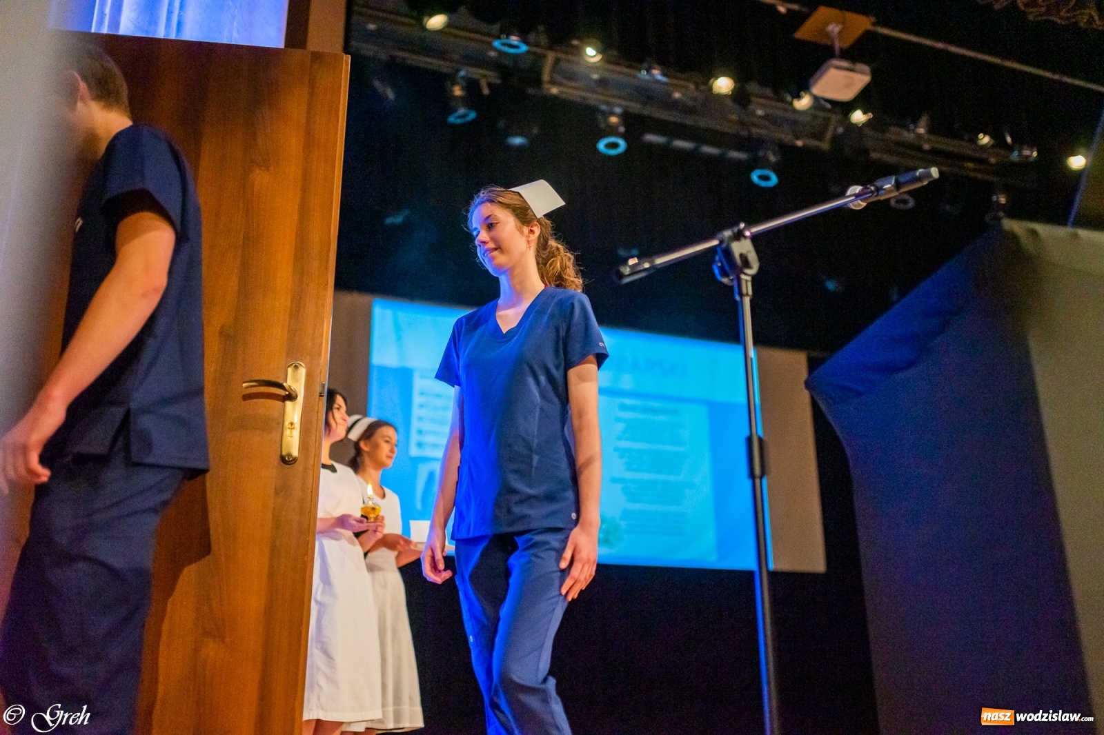 Zdjęcie w galerii na portalu naszwodzislaw.com: By zostać pielęgniarką trzeba kochać ludzi. Uroczystość czepkowania studentów ANS w Raciborzu [FOTO i WIDEO] wiadomości z regionu