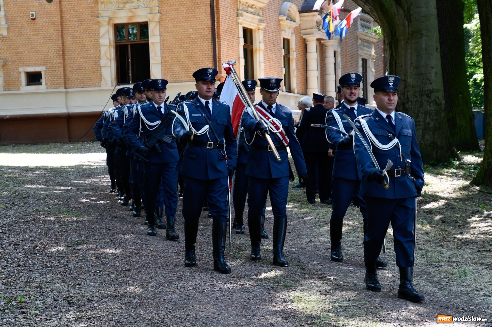 Zdjęcie w galerii na portalu naszwodzislaw.com: Narodowy Dzień Powstań Śląskich. Tysiące ludzi na inscenizacji w Rzuchowie [FOTO i WIDEO] wiadomości z regionu