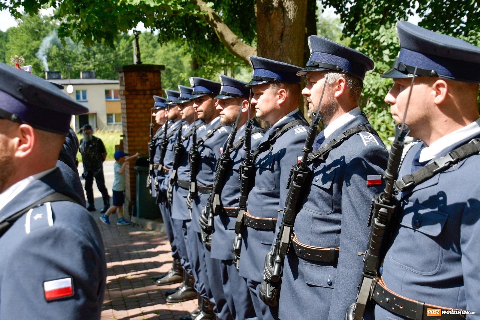 Zdjęcie w galerii na portalu naszwodzislaw.com: Narodowy Dzień Powstań Śląskich. Tysiące ludzi na inscenizacji w Rzuchowie [FOTO i WIDEO] wiadomości z regionu