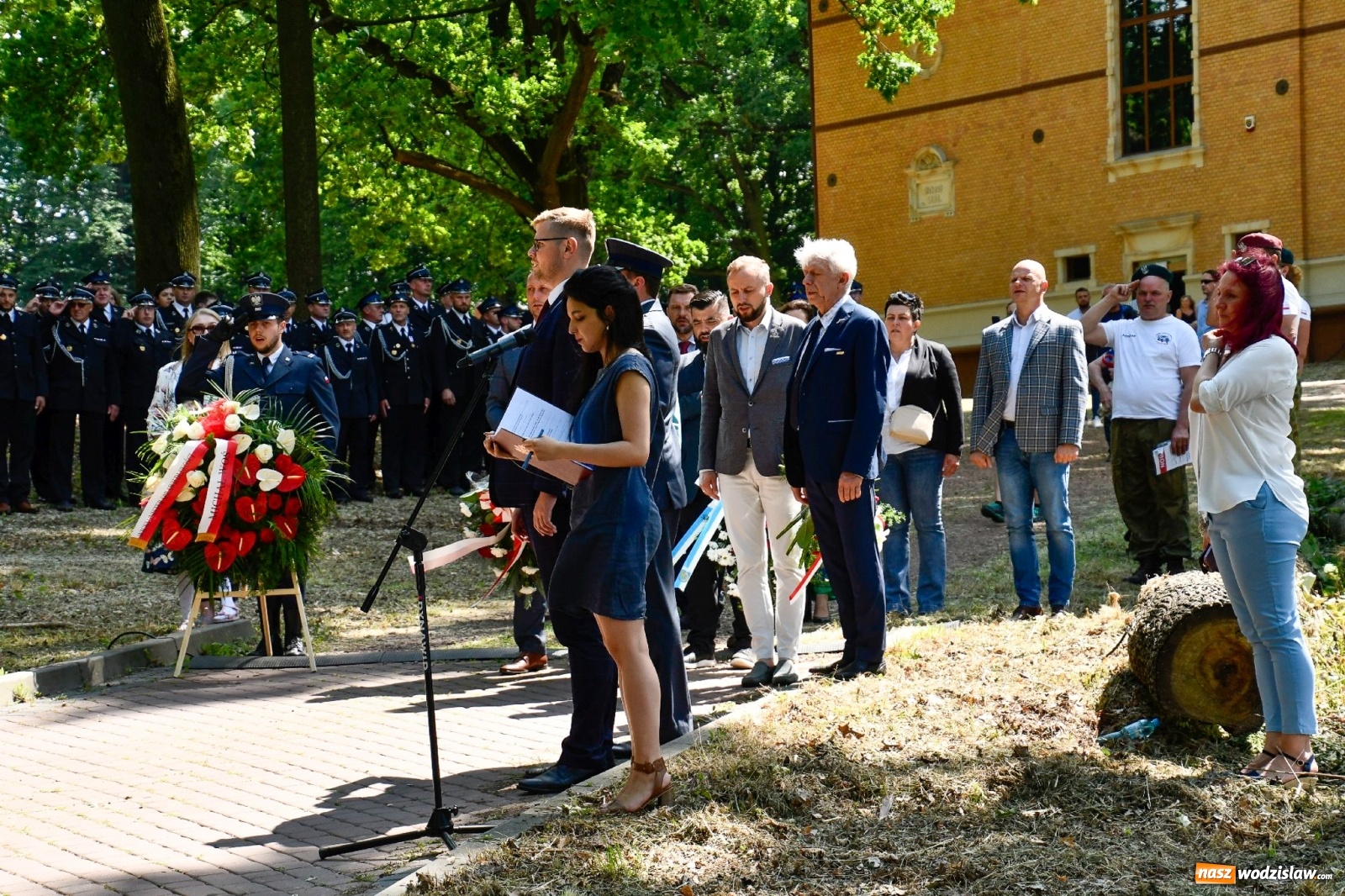 Zdjęcie w galerii na portalu naszwodzislaw.com: Narodowy Dzień Powstań Śląskich. Tysiące ludzi na inscenizacji w Rzuchowie [FOTO i WIDEO] wiadomości z regionu