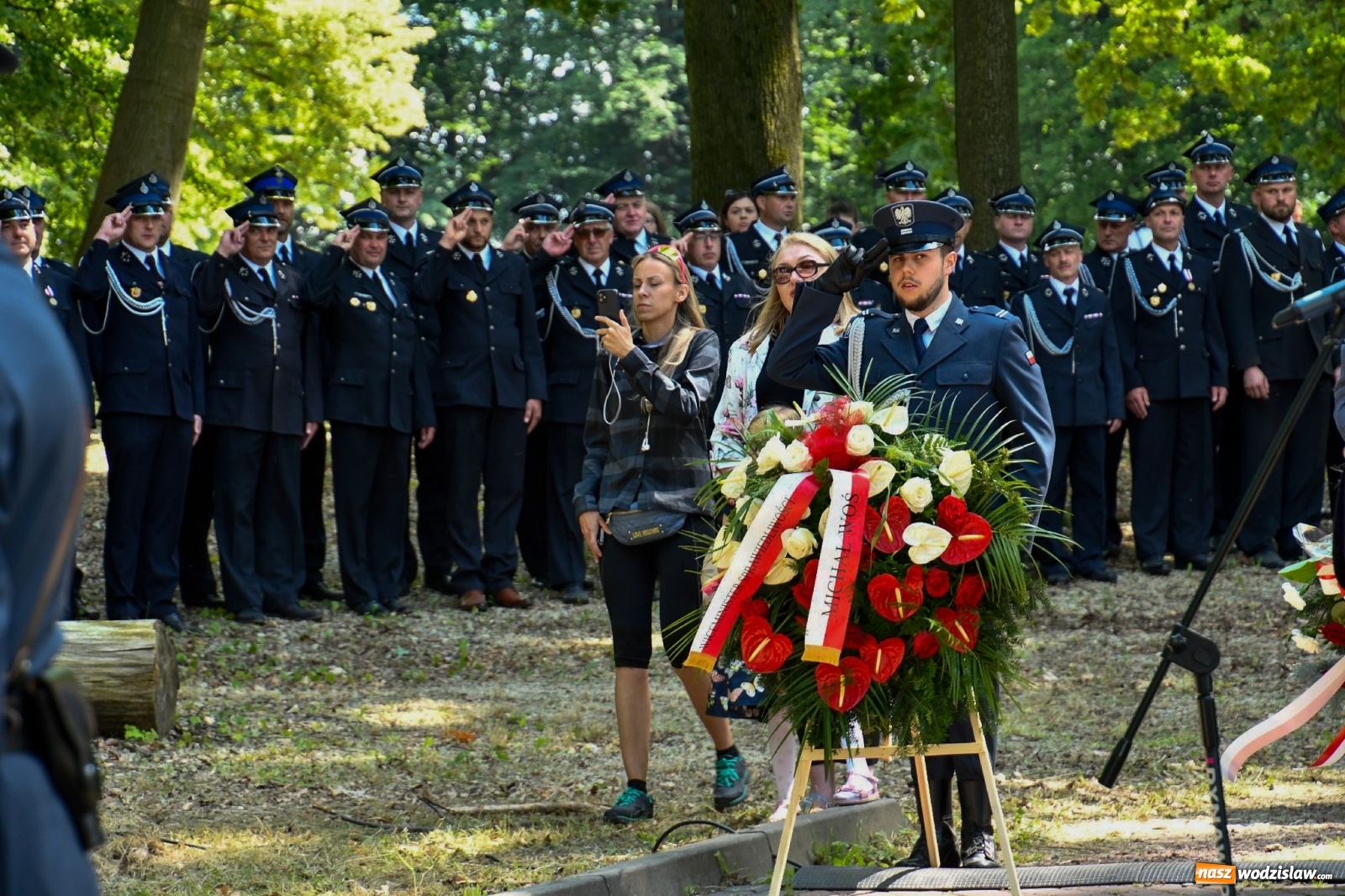 Zdjęcie w galerii na portalu naszwodzislaw.com: Narodowy Dzień Powstań Śląskich. Tysiące ludzi na inscenizacji w Rzuchowie [FOTO i WIDEO] wiadomości z regionu