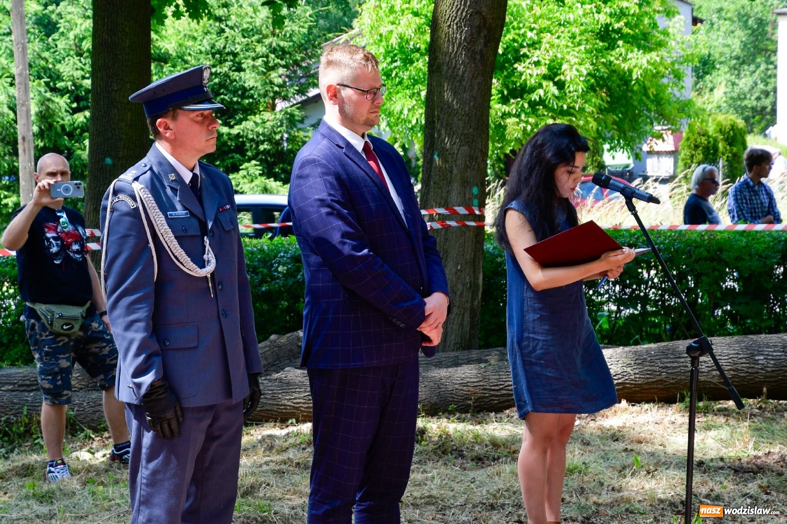 Zdjęcie w galerii na portalu naszwodzislaw.com: Narodowy Dzień Powstań Śląskich. Tysiące ludzi na inscenizacji w Rzuchowie [FOTO i WIDEO] wiadomości z regionu