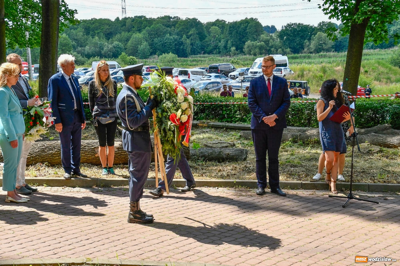 Zdjęcie w galerii na portalu naszwodzislaw.com: Narodowy Dzień Powstań Śląskich. Tysiące ludzi na inscenizacji w Rzuchowie [FOTO i WIDEO] wiadomości z regionu