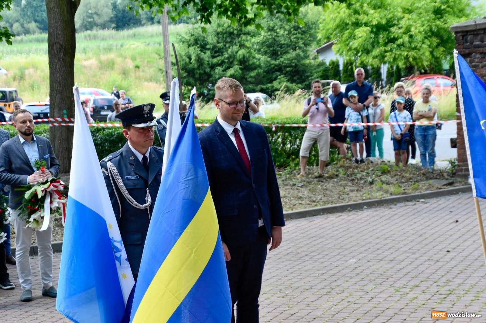 Zdjęcie w galerii na portalu naszwodzislaw.com: Narodowy Dzień Powstań Śląskich. Tysiące ludzi na inscenizacji w Rzuchowie [FOTO i WIDEO] wiadomości z regionu