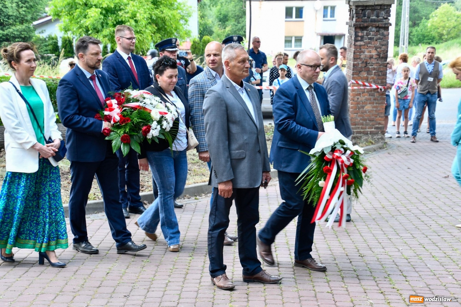 Zdjęcie w galerii na portalu naszwodzislaw.com: Narodowy Dzień Powstań Śląskich. Tysiące ludzi na inscenizacji w Rzuchowie [FOTO i WIDEO] wiadomości z regionu