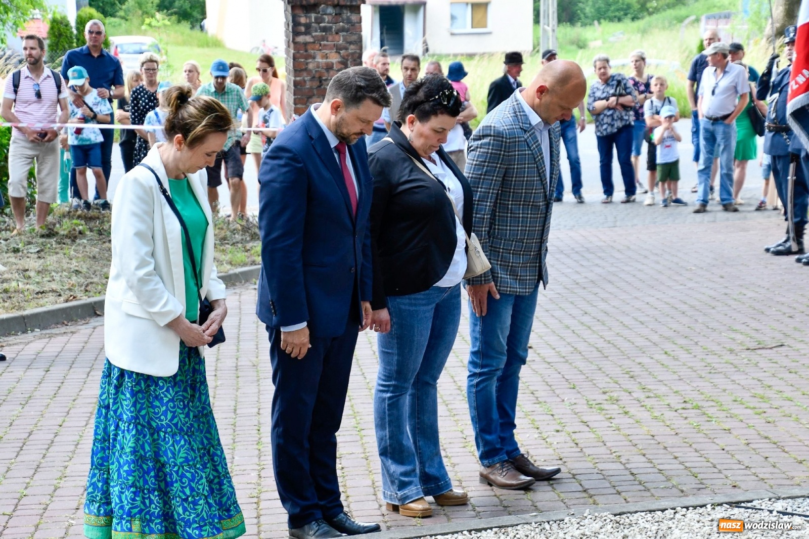 Zdjęcie w galerii na portalu naszwodzislaw.com: Narodowy Dzień Powstań Śląskich. Tysiące ludzi na inscenizacji w Rzuchowie [FOTO i WIDEO] wiadomości z regionu