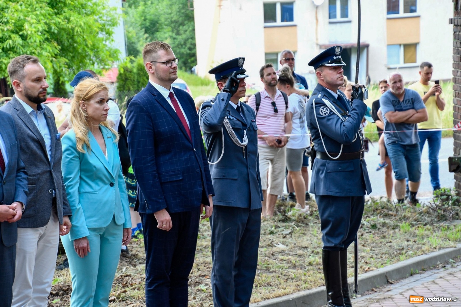 Zdjęcie w galerii na portalu naszwodzislaw.com: Narodowy Dzień Powstań Śląskich. Tysiące ludzi na inscenizacji w Rzuchowie [FOTO i WIDEO] wiadomości z regionu