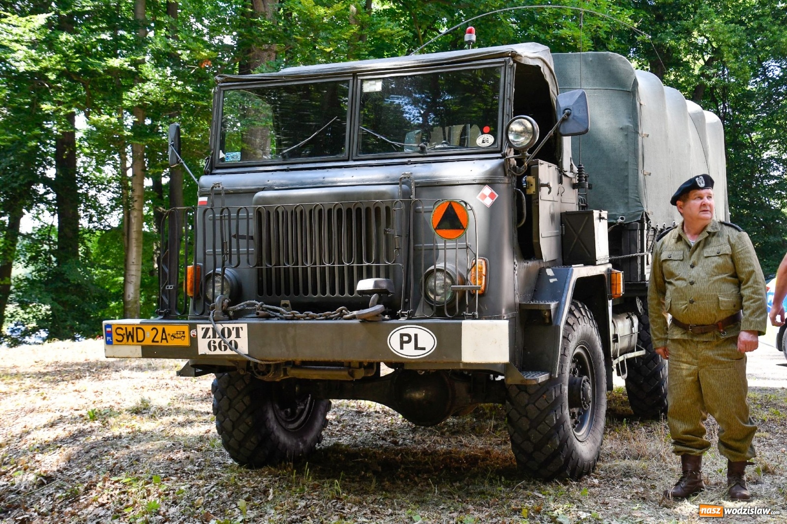 Zdjęcie w galerii na portalu naszwodzislaw.com: Narodowy Dzień Powstań Śląskich. Tysiące ludzi na inscenizacji w Rzuchowie [FOTO i WIDEO] wiadomości z regionu