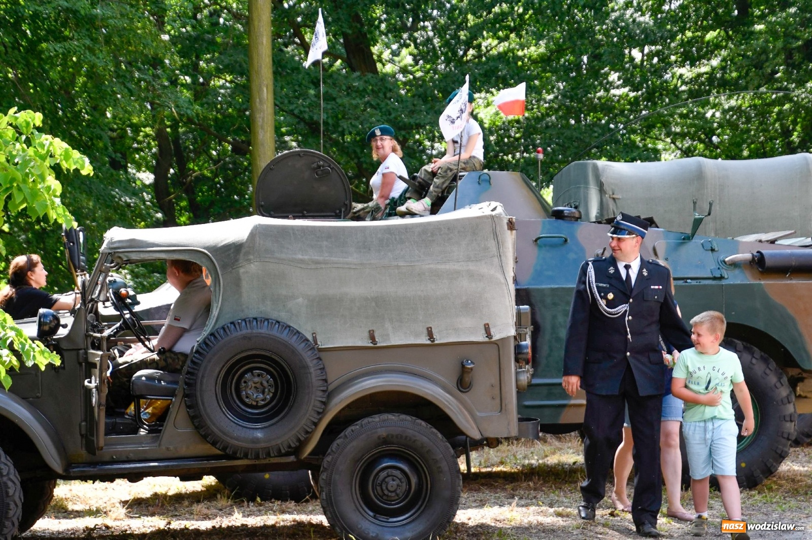 Zdjęcie w galerii na portalu naszwodzislaw.com: Narodowy Dzień Powstań Śląskich. Tysiące ludzi na inscenizacji w Rzuchowie [FOTO i WIDEO] wiadomości z regionu
