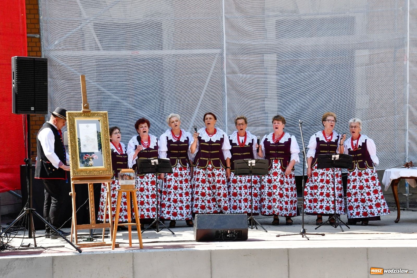 Zdjęcie w galerii na portalu naszwodzislaw.com: Narodowy Dzień Powstań Śląskich. Tysiące ludzi na inscenizacji w Rzuchowie [FOTO i WIDEO] wiadomości z regionu