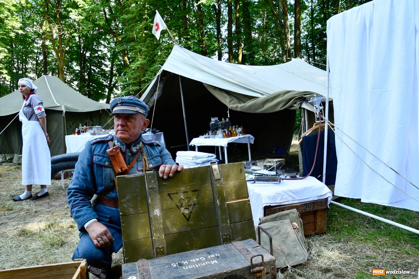 Zdjęcie w galerii na portalu naszwodzislaw.com: Narodowy Dzień Powstań Śląskich. Tysiące ludzi na inscenizacji w Rzuchowie [FOTO i WIDEO] wiadomości z regionu