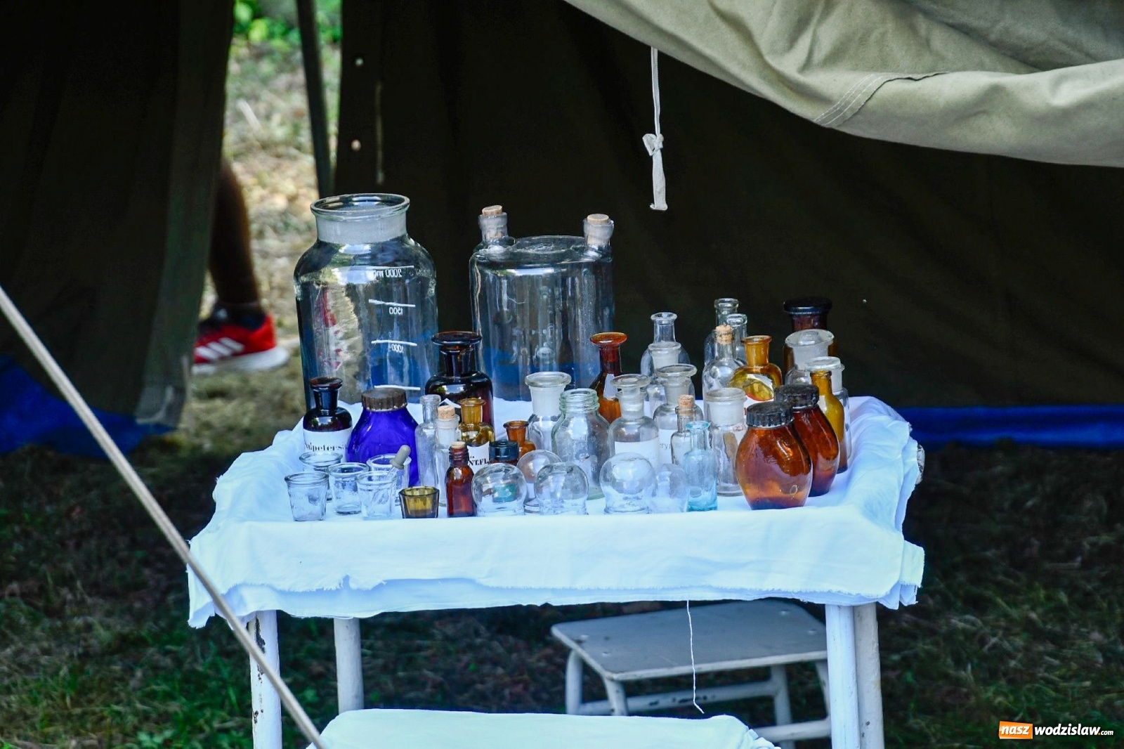 Zdjęcie w galerii na portalu naszwodzislaw.com: Narodowy Dzień Powstań Śląskich. Tysiące ludzi na inscenizacji w Rzuchowie [FOTO i WIDEO] wiadomości z regionu