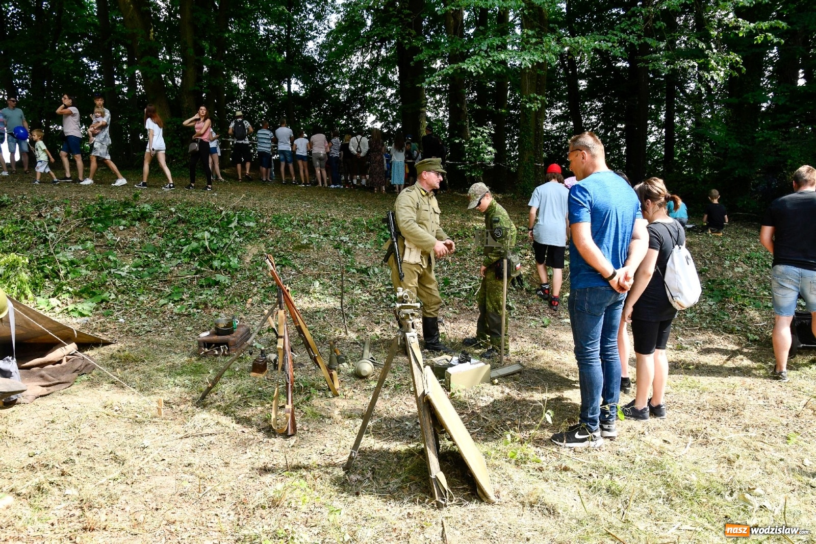 Zdjęcie w galerii na portalu naszwodzislaw.com: Narodowy Dzień Powstań Śląskich. Tysiące ludzi na inscenizacji w Rzuchowie [FOTO i WIDEO] wiadomości z regionu