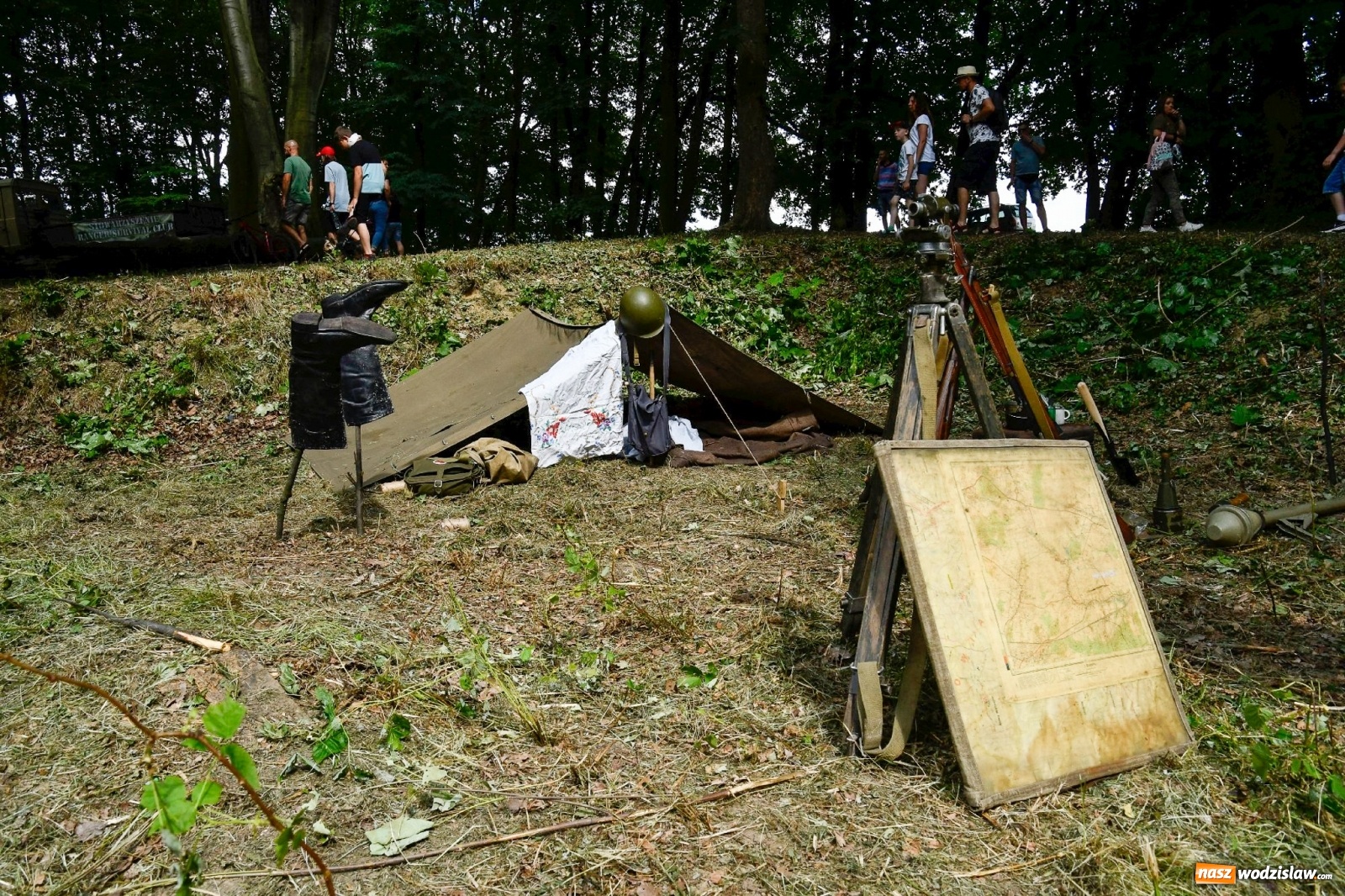Zdjęcie w galerii na portalu naszwodzislaw.com: Narodowy Dzień Powstań Śląskich. Tysiące ludzi na inscenizacji w Rzuchowie [FOTO i WIDEO] wiadomości z regionu