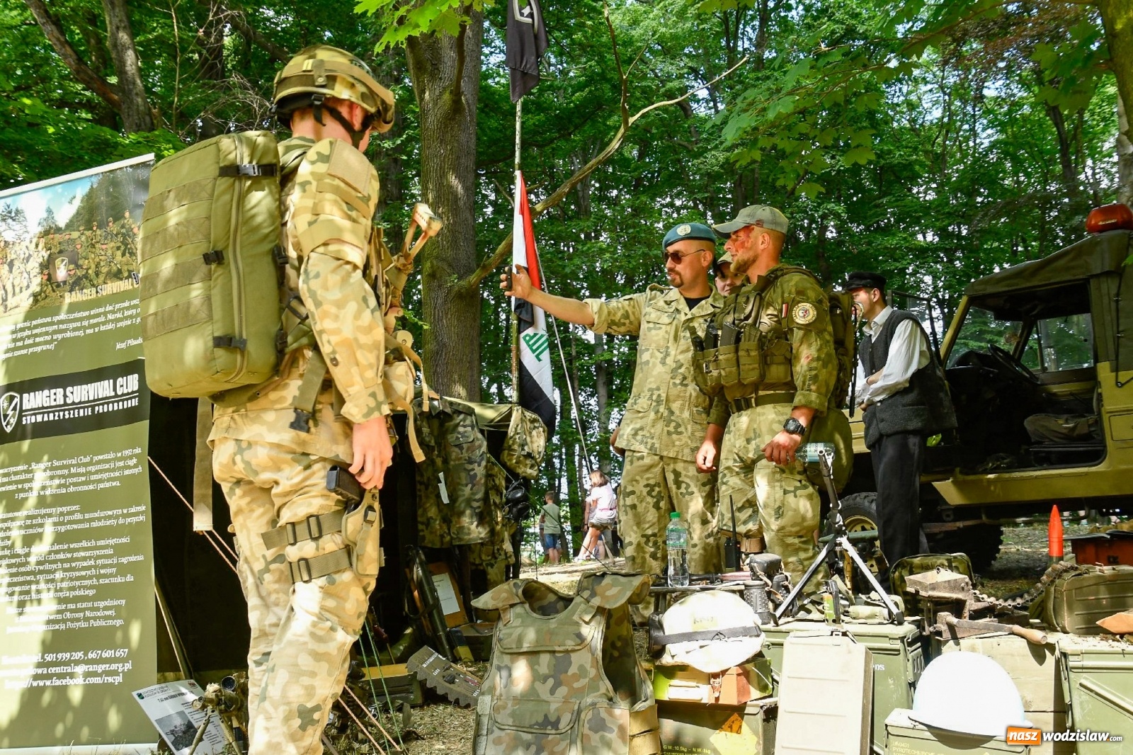 Zdjęcie w galerii na portalu naszwodzislaw.com: Narodowy Dzień Powstań Śląskich. Tysiące ludzi na inscenizacji w Rzuchowie [FOTO i WIDEO] wiadomości z regionu