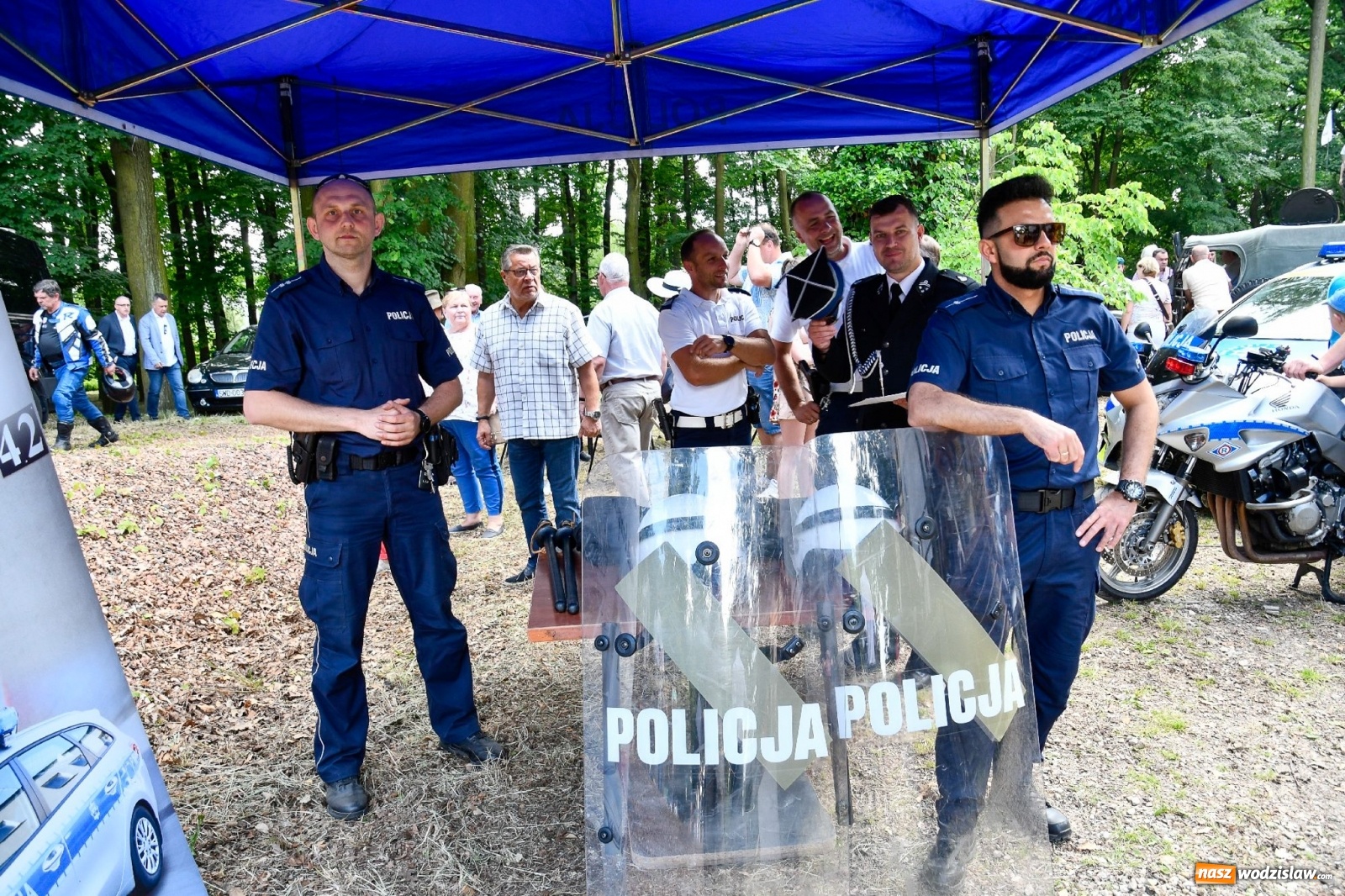 Zdjęcie w galerii na portalu naszwodzislaw.com: Narodowy Dzień Powstań Śląskich. Tysiące ludzi na inscenizacji w Rzuchowie [FOTO i WIDEO] wiadomości z regionu