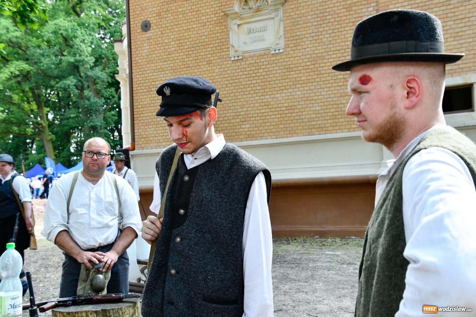 Zdjęcie w galerii na portalu naszwodzislaw.com: Narodowy Dzień Powstań Śląskich. Tysiące ludzi na inscenizacji w Rzuchowie [FOTO i WIDEO] wiadomości z regionu