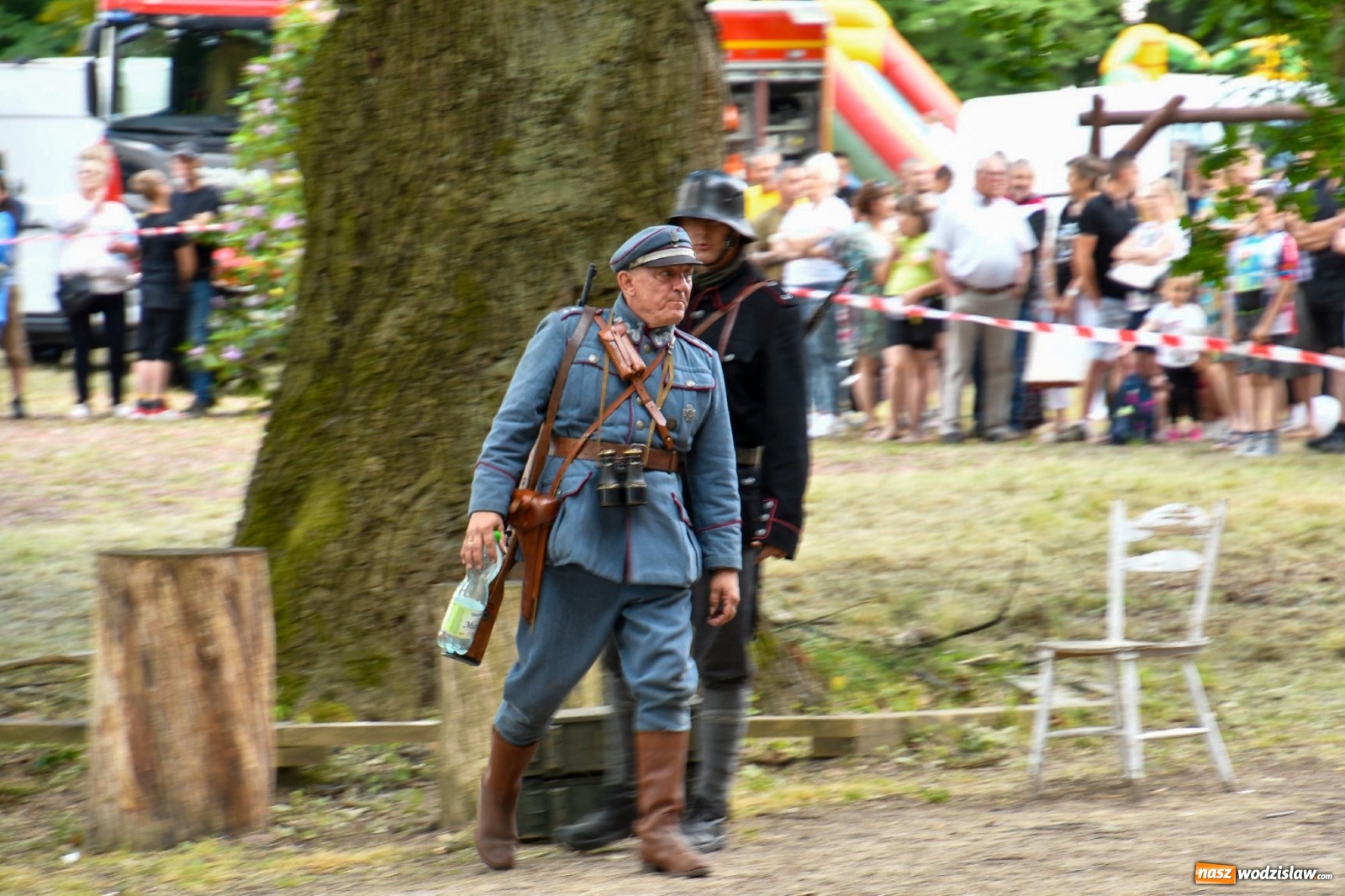 Zdjęcie w galerii na portalu naszwodzislaw.com: Narodowy Dzień Powstań Śląskich. Tysiące ludzi na inscenizacji w Rzuchowie [FOTO i WIDEO] wiadomości z regionu