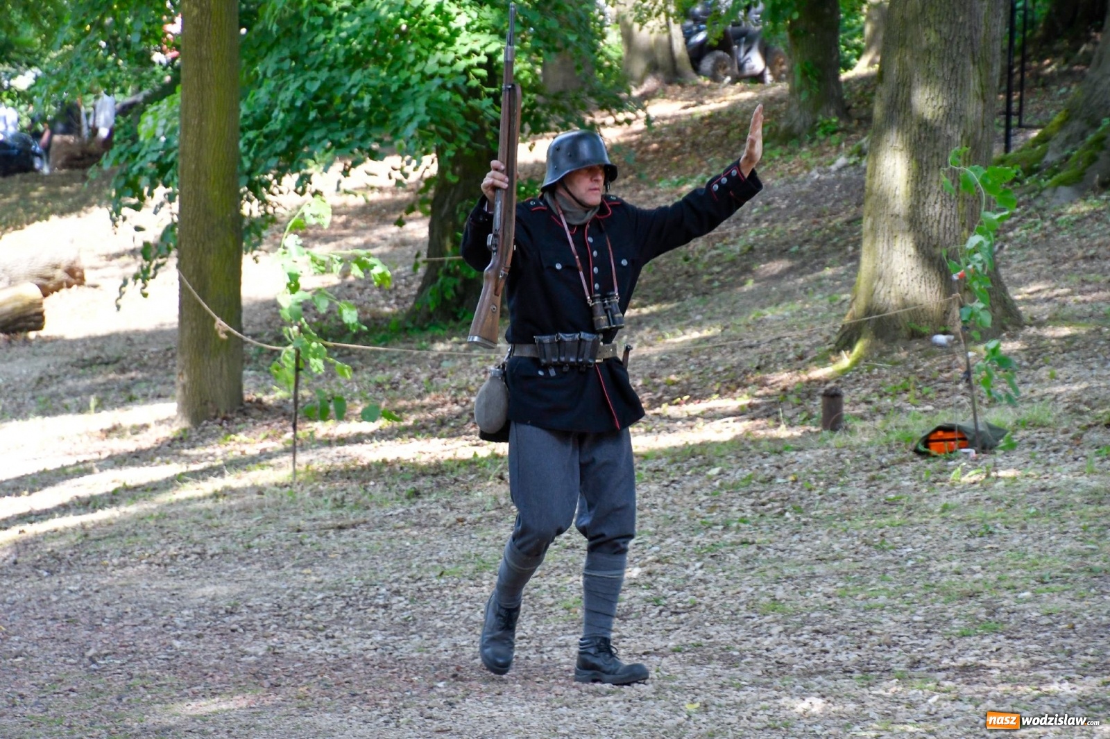 Zdjęcie w galerii na portalu naszwodzislaw.com: Narodowy Dzień Powstań Śląskich. Tysiące ludzi na inscenizacji w Rzuchowie [FOTO i WIDEO] wiadomości z regionu