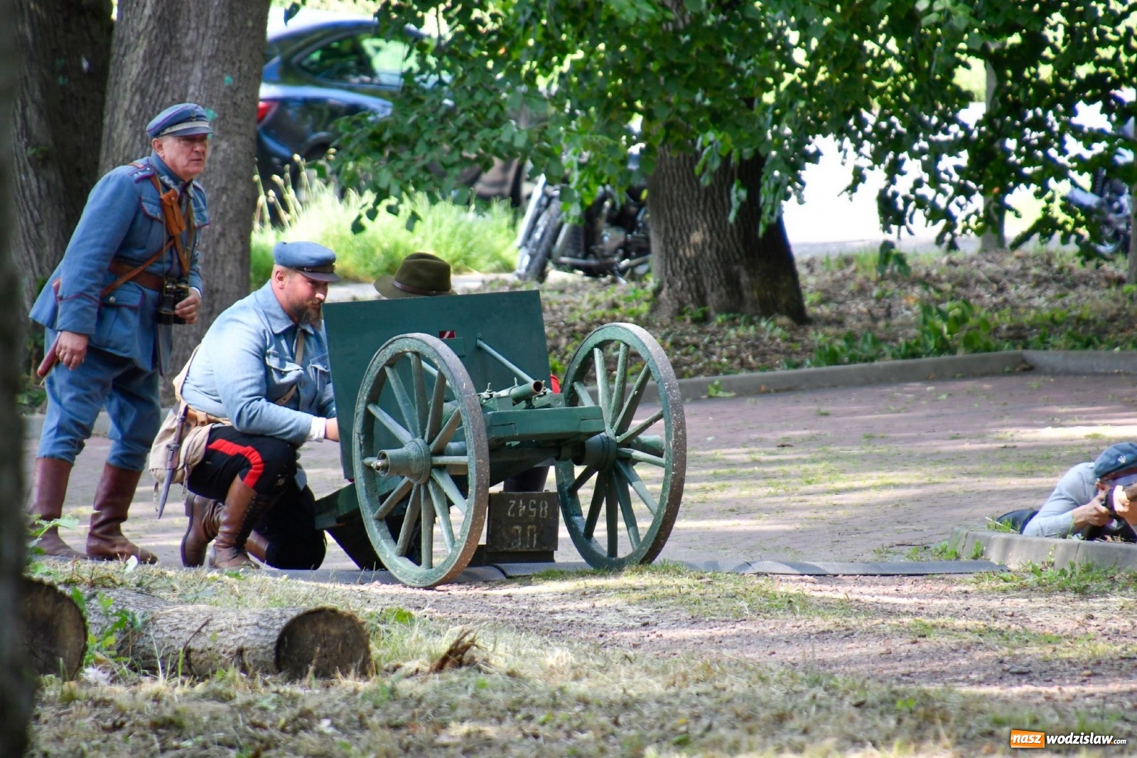 Zdjęcie w galerii na portalu naszwodzislaw.com: Narodowy Dzień Powstań Śląskich. Tysiące ludzi na inscenizacji w Rzuchowie [FOTO i WIDEO] wiadomości z regionu