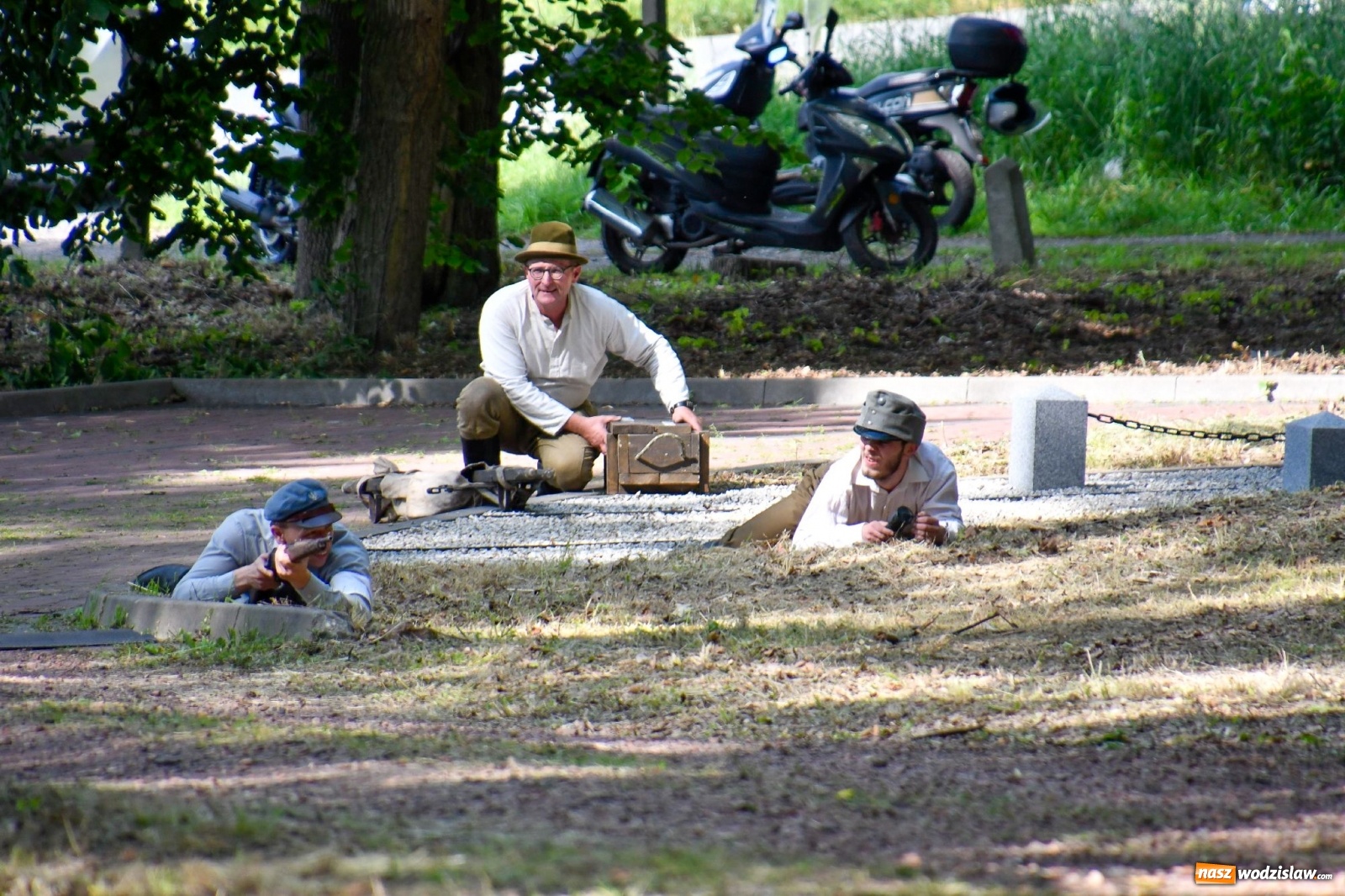 Zdjęcie w galerii na portalu naszwodzislaw.com: Narodowy Dzień Powstań Śląskich. Tysiące ludzi na inscenizacji w Rzuchowie [FOTO i WIDEO] wiadomości z regionu