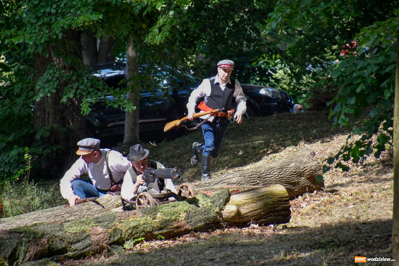 Zdjęcie w galerii na portalu naszwodzislaw.com: Narodowy Dzień Powstań Śląskich. Tysiące ludzi na inscenizacji w Rzuchowie [FOTO i WIDEO] wiadomości z regionu