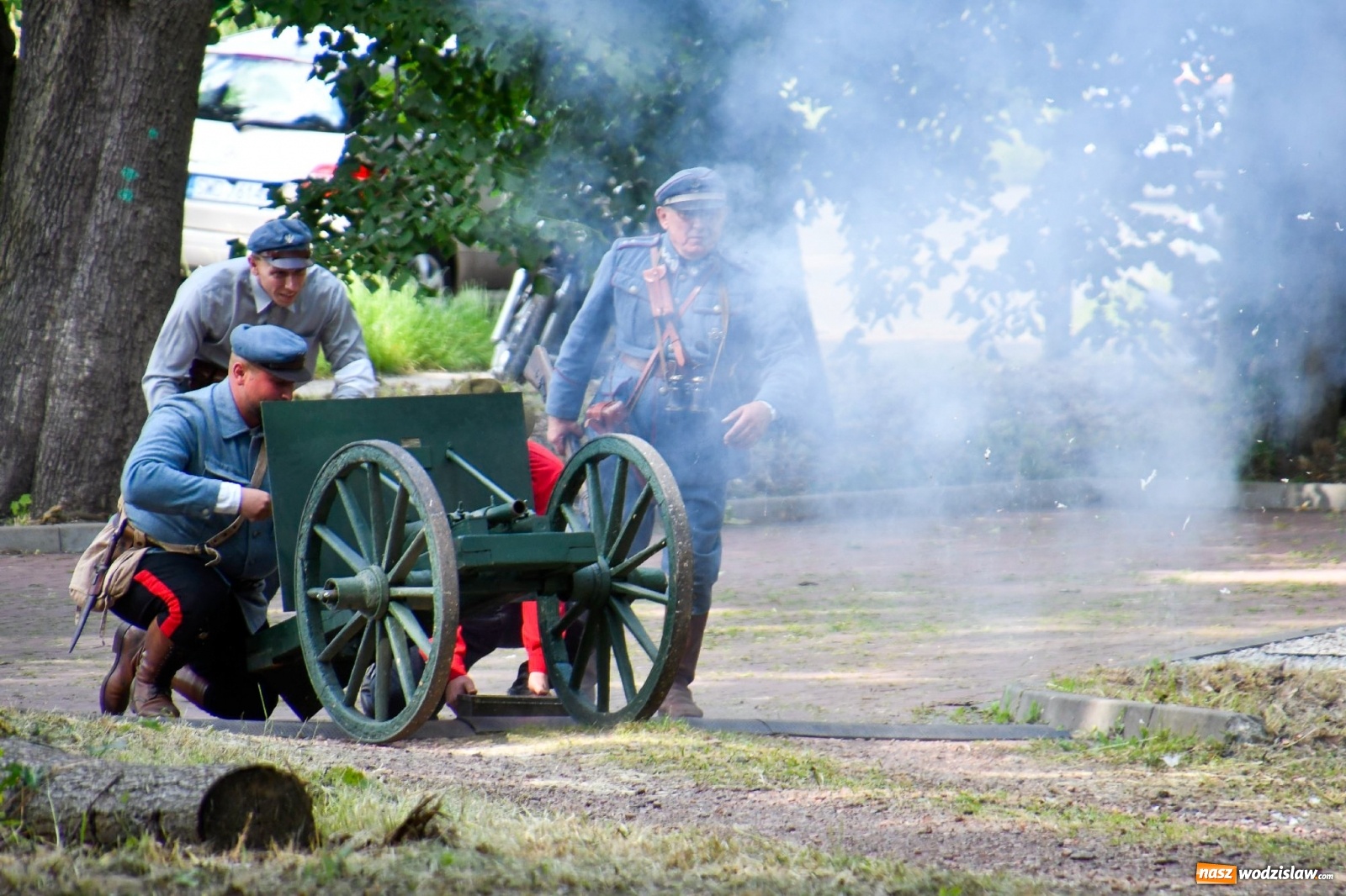 Zdjęcie w galerii na portalu naszwodzislaw.com: Narodowy Dzień Powstań Śląskich. Tysiące ludzi na inscenizacji w Rzuchowie [FOTO i WIDEO] wiadomości z regionu