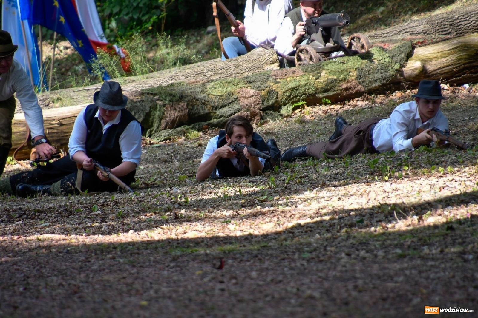Zdjęcie w galerii na portalu naszwodzislaw.com: Narodowy Dzień Powstań Śląskich. Tysiące ludzi na inscenizacji w Rzuchowie [FOTO i WIDEO] wiadomości z regionu