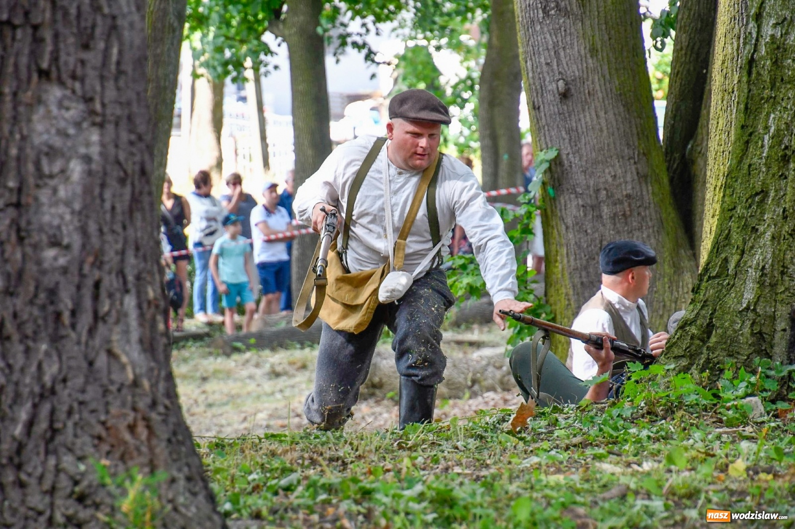 Zdjęcie w galerii na portalu naszwodzislaw.com: Narodowy Dzień Powstań Śląskich. Tysiące ludzi na inscenizacji w Rzuchowie [FOTO i WIDEO] wiadomości z regionu