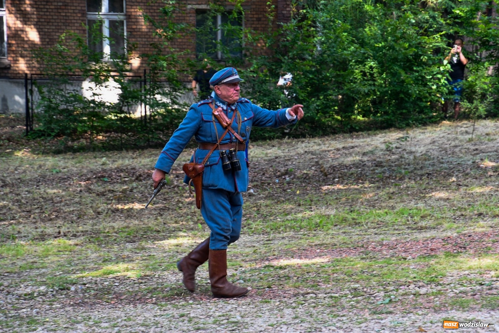Zdjęcie w galerii na portalu naszwodzislaw.com: Narodowy Dzień Powstań Śląskich. Tysiące ludzi na inscenizacji w Rzuchowie [FOTO i WIDEO] wiadomości z regionu