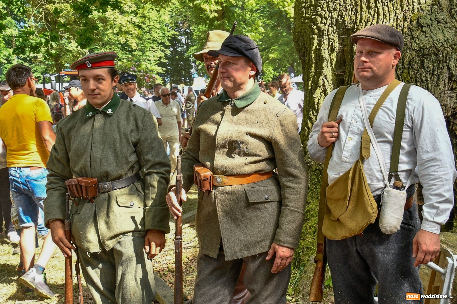 Zdjęcie w galerii na portalu naszwodzislaw.com: Narodowy Dzień Powstań Śląskich. Tysiące ludzi na inscenizacji w Rzuchowie [FOTO i WIDEO] wiadomości z regionu