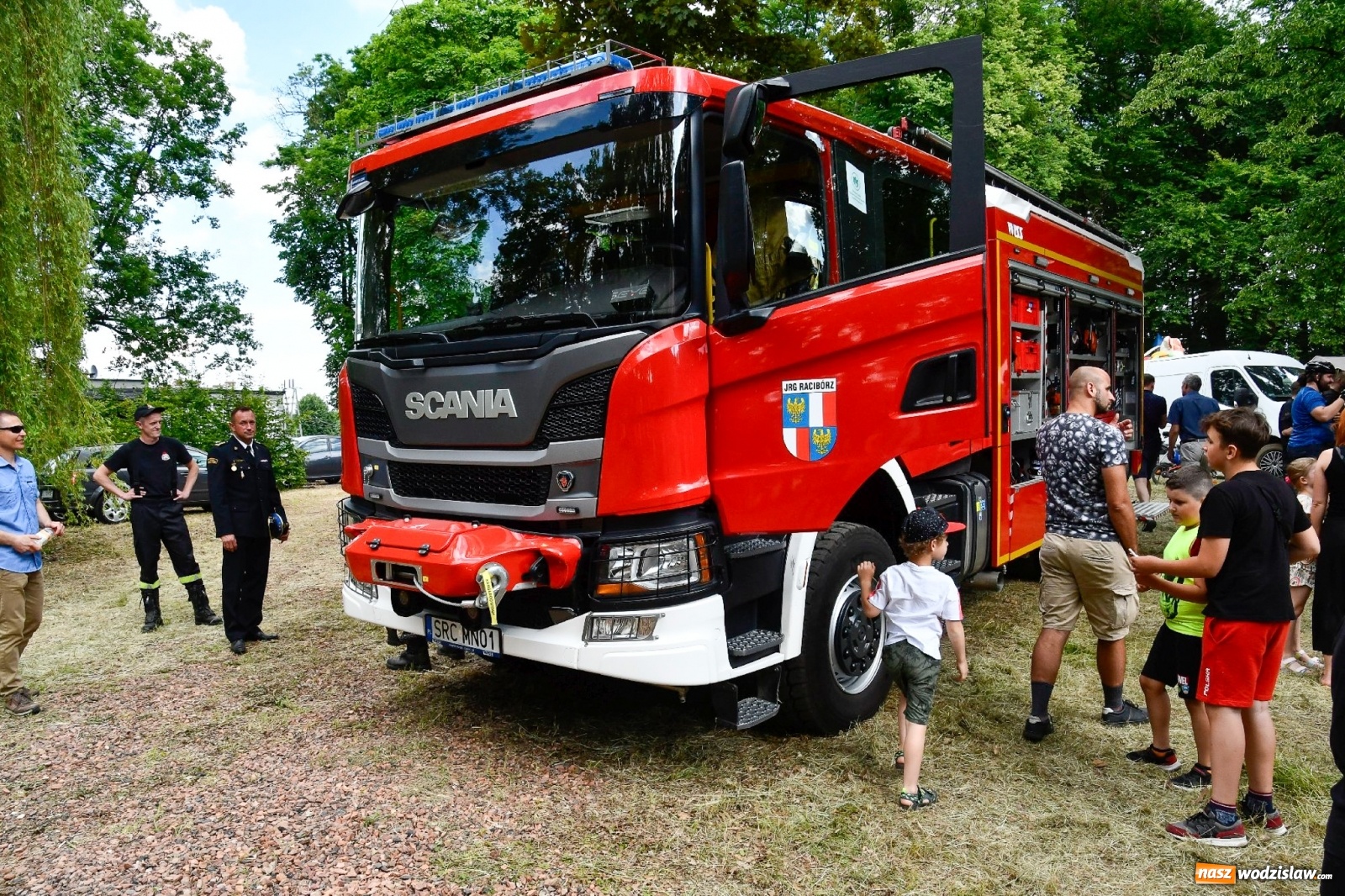 Zdjęcie w galerii na portalu naszwodzislaw.com: Narodowy Dzień Powstań Śląskich. Tysiące ludzi na inscenizacji w Rzuchowie [FOTO i WIDEO] wiadomości z regionu