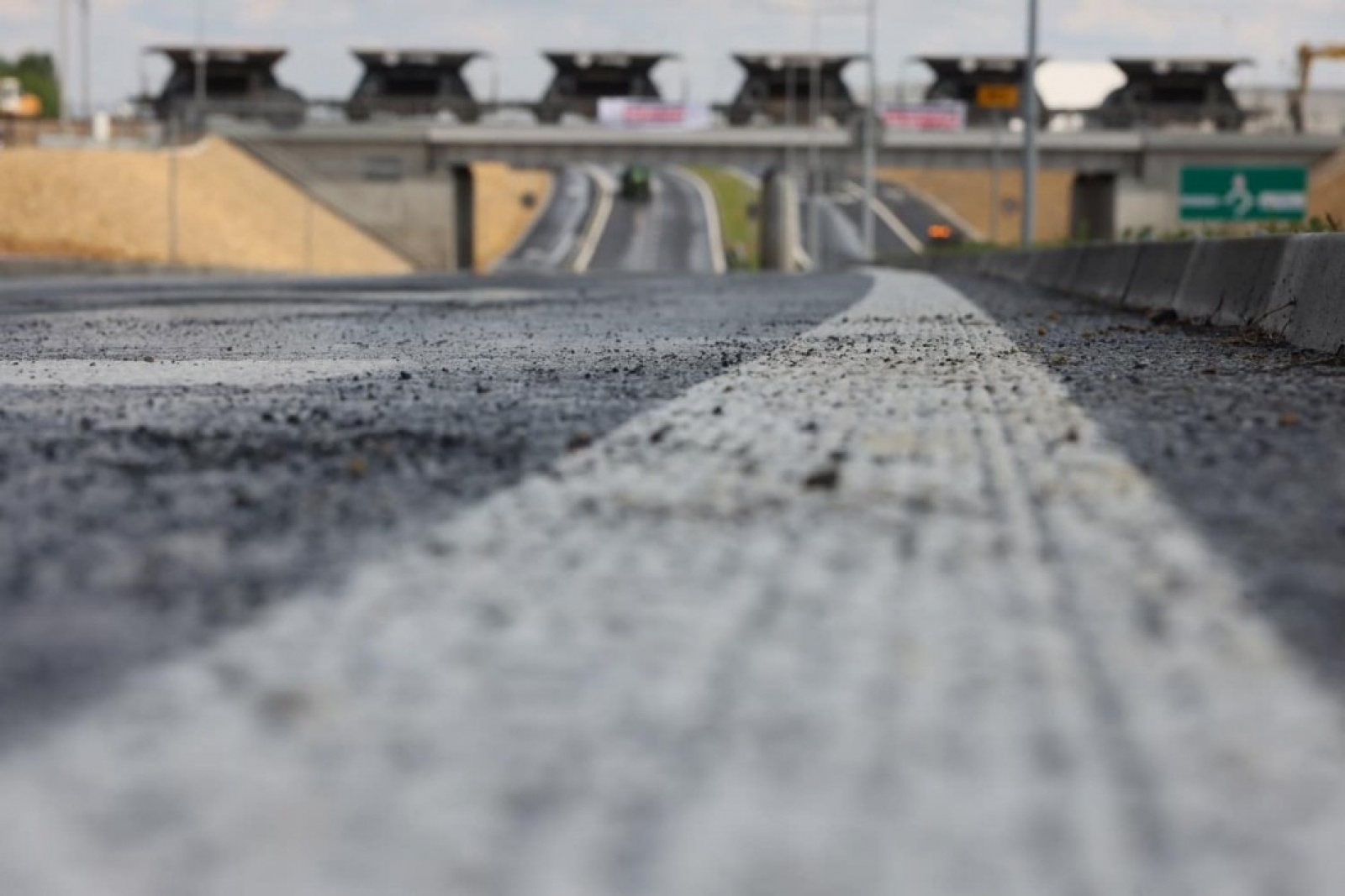 Zdjęcie w galerii na portalu naszwodzislaw.com: Lepszy dojazd na lotnisko w Katowicach wiadomości z regionu