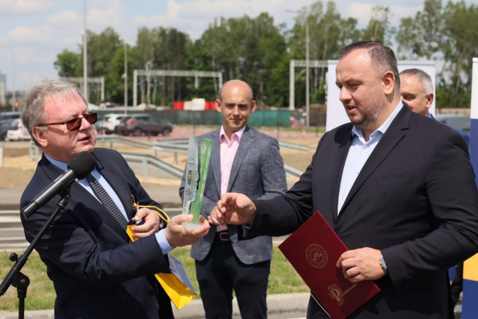 Zdjęcie w galerii na portalu naszwodzislaw.com: Lepszy dojazd na lotnisko w Katowicach wiadomości z regionu