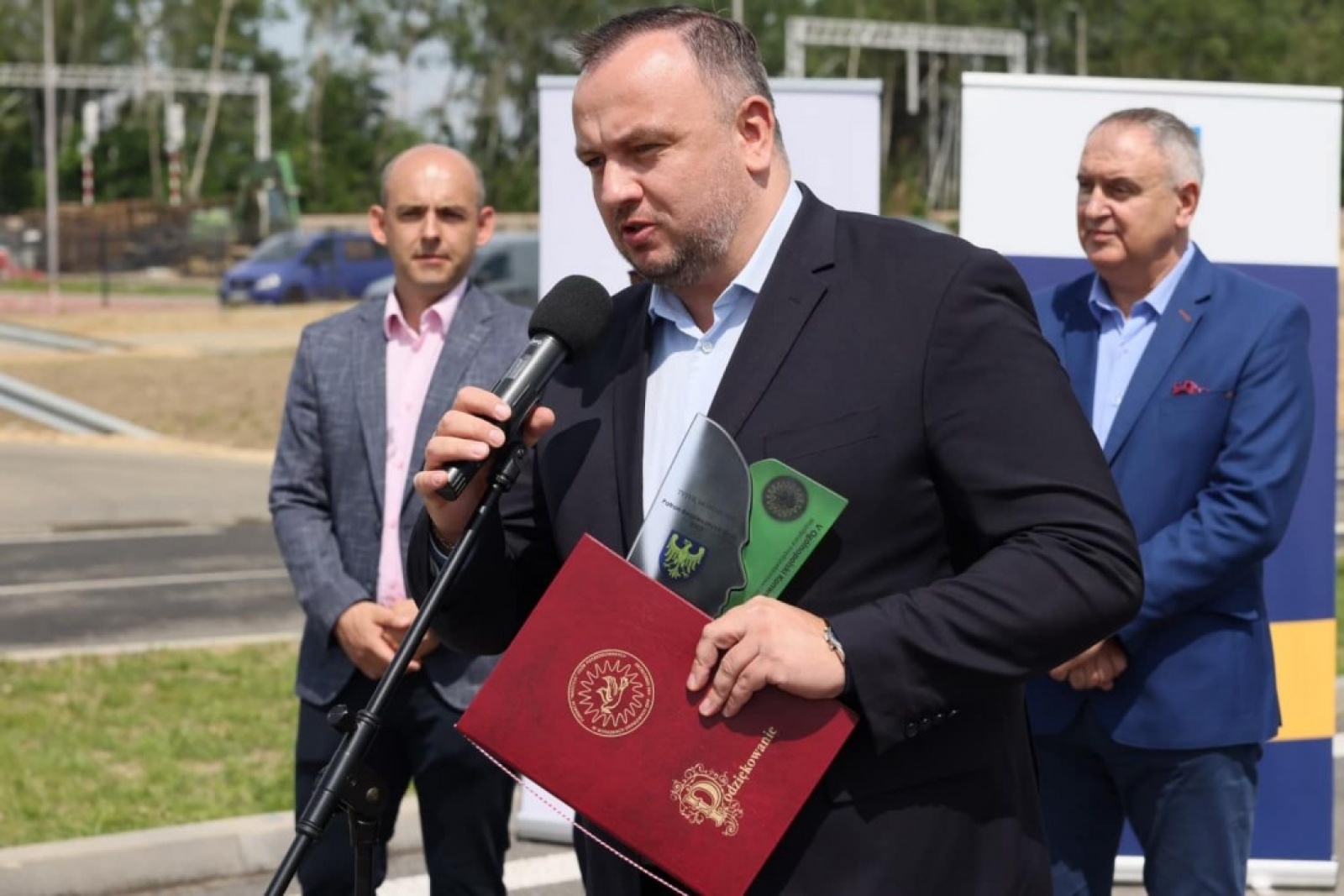 Zdjęcie w galerii na portalu naszwodzislaw.com: Lepszy dojazd na lotnisko w Katowicach wiadomości z regionu