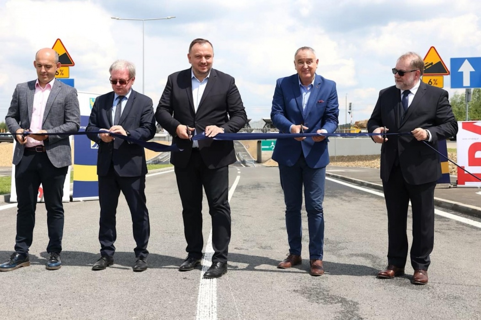 Zdjęcie w galerii na portalu naszwodzislaw.com: Lepszy dojazd na lotnisko w Katowicach wiadomości z regionu